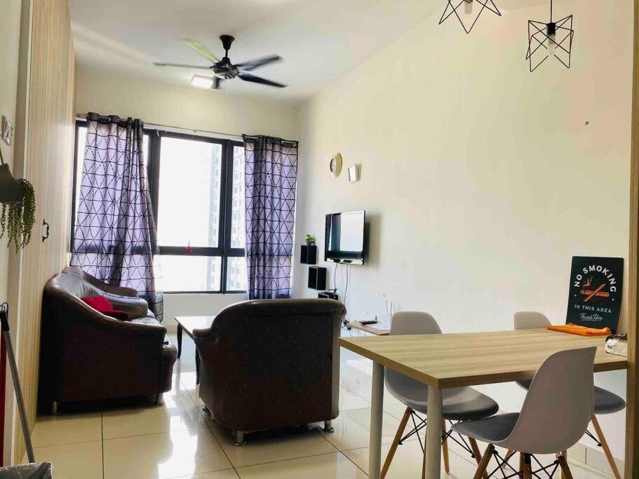 Stay@ Kiara Plaza Kajang/Semenyih Free Wifi/Car Park מראה חיצוני תמונה